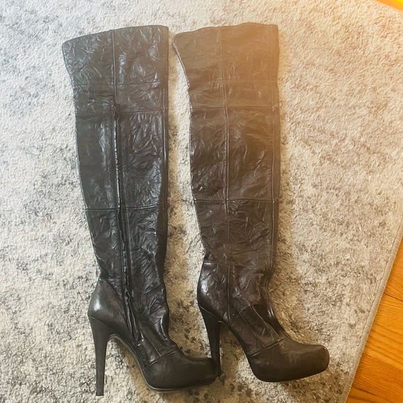Thigh-high Report boots - Picture 7 of 8
